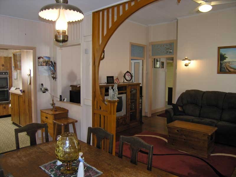 118 PALM AVENUE, Shorncliffe QLD 4017