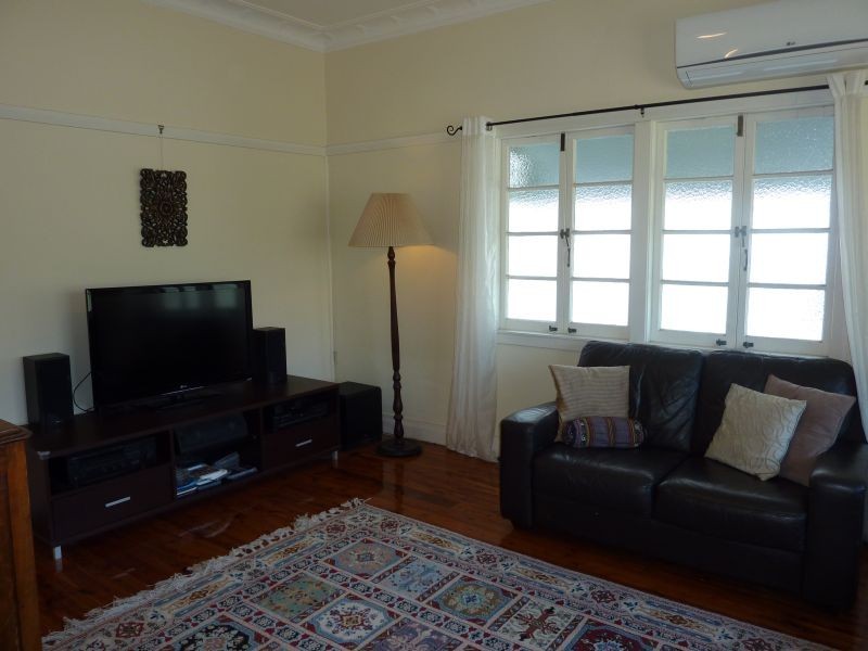 187 RAINBOW STREET, Sandgate QLD 4017