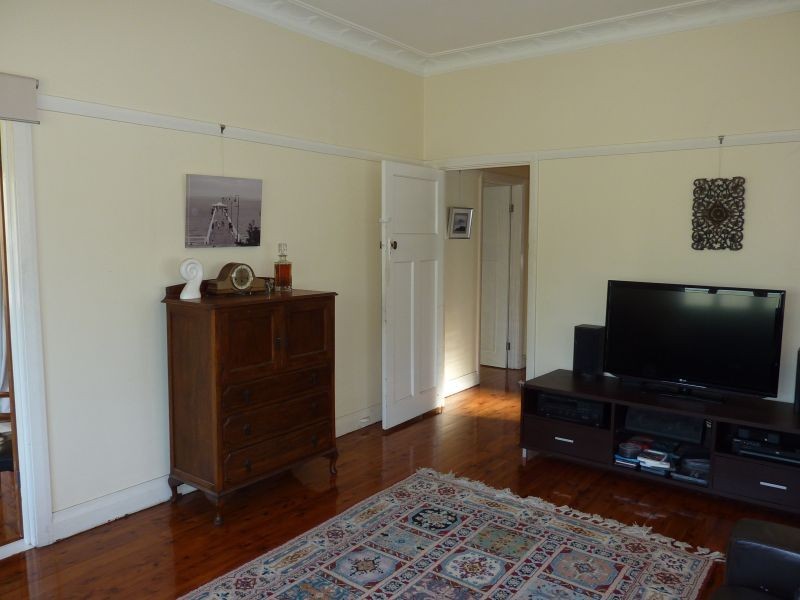 187 RAINBOW STREET, Sandgate QLD 4017