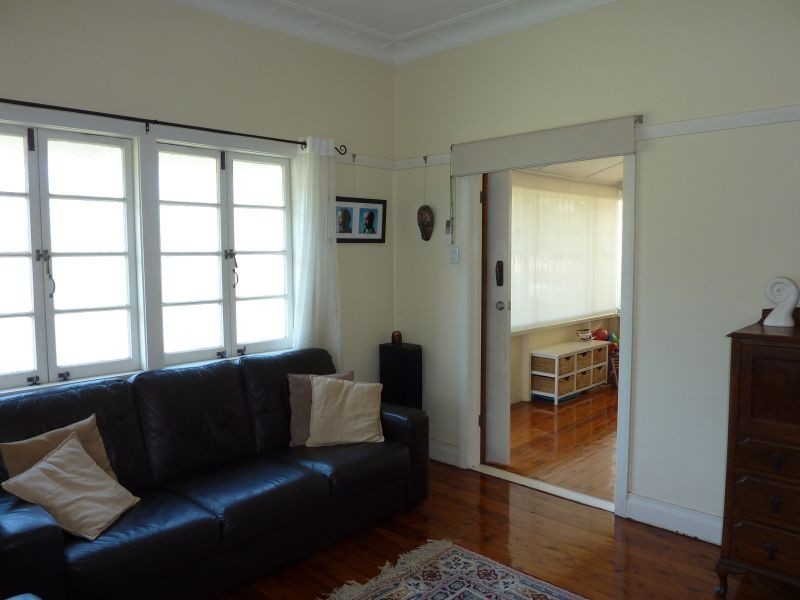 187 RAINBOW STREET, Sandgate QLD 4017