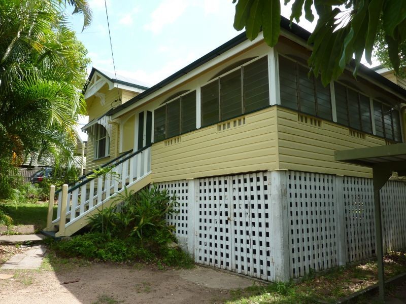 86 YUNDAH STREET, Shorncliffe QLD 4017