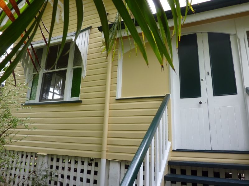 86 YUNDAH STREET, Shorncliffe QLD 4017