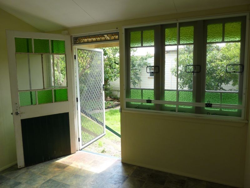 86 YUNDAH STREET, Shorncliffe QLD 4017