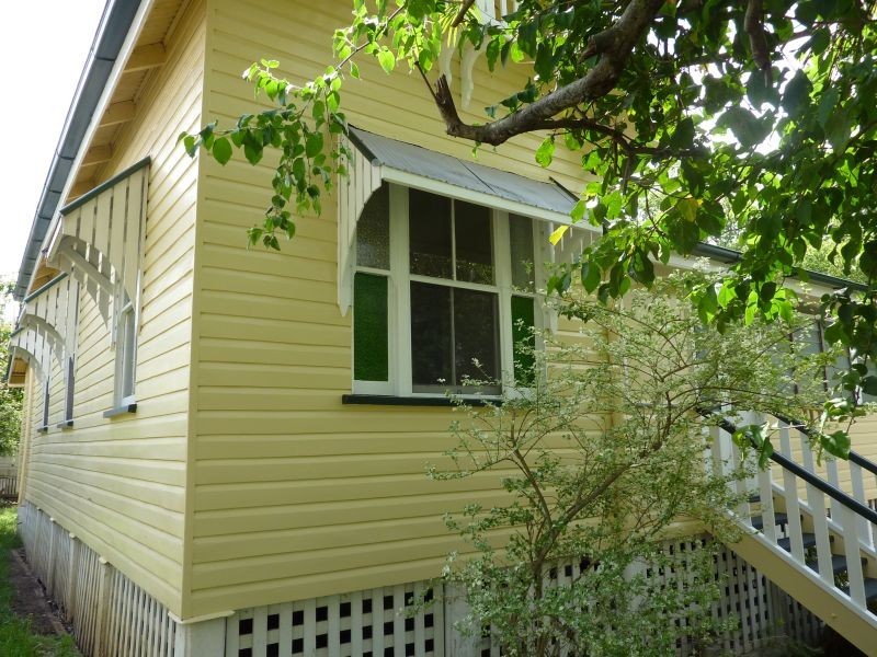 86 YUNDAH STREET, Shorncliffe QLD 4017