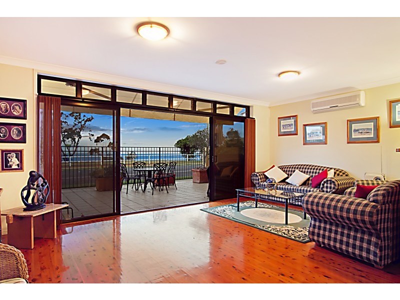 14 EAGLE TERRACE, Shorncliffe QLD 4017