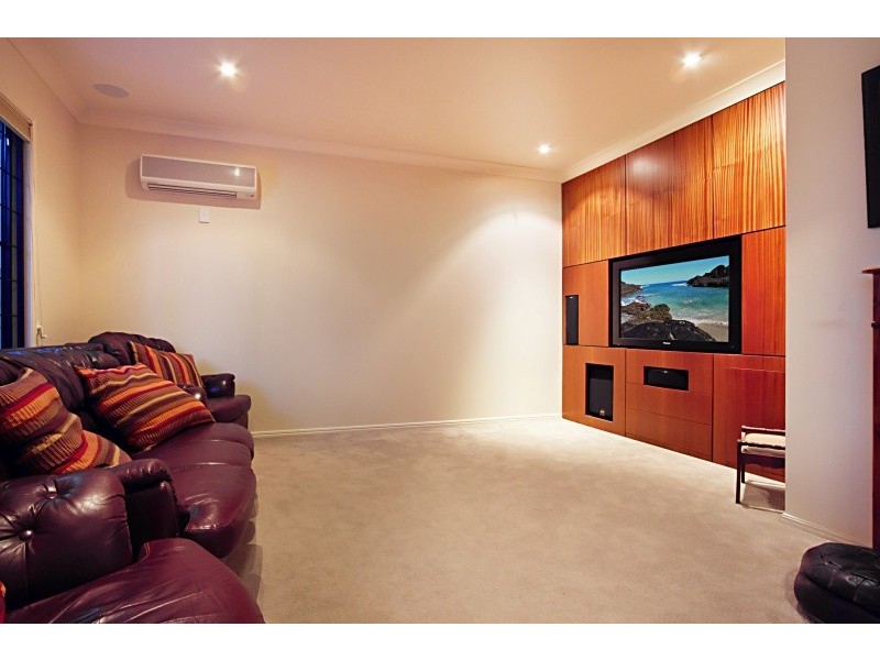 14 EAGLE TERRACE, Shorncliffe QLD 4017