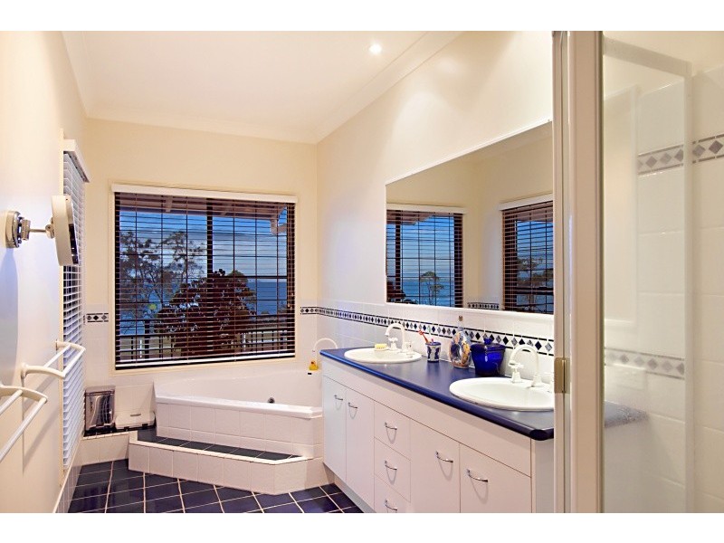 14 EAGLE TERRACE, Shorncliffe QLD 4017