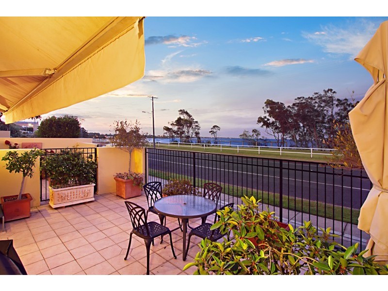 14 EAGLE TERRACE, Shorncliffe QLD 4017