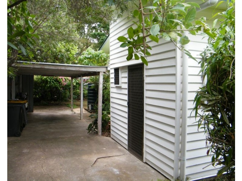 10 HERBERT STREET, Brighton QLD 4017