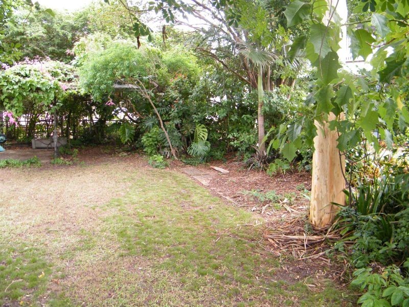 10 HERBERT STREET, Brighton QLD 4017