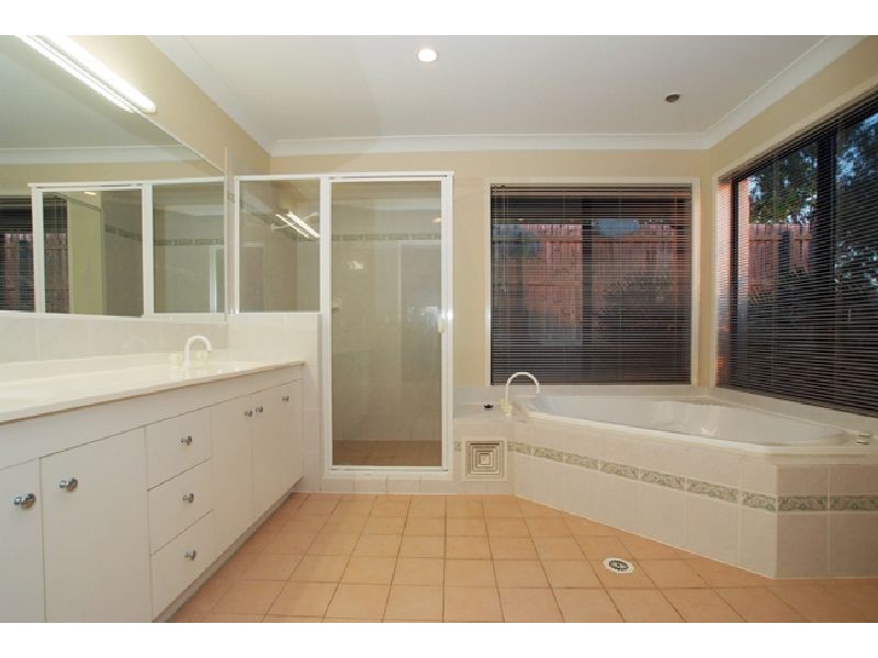 23 Grandview Place, Carindale QLD 4152