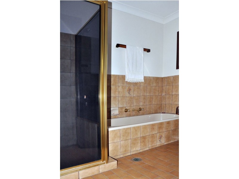 33 Third Ave, Henty NSW 2658