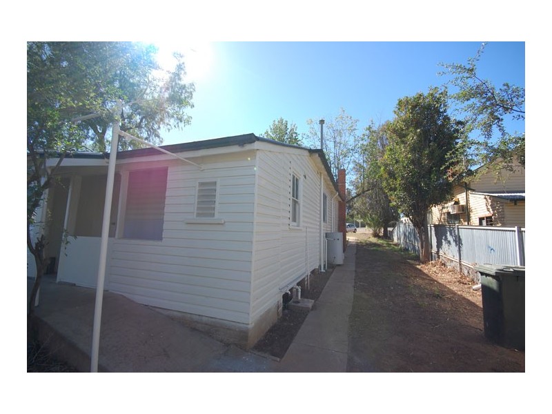 4 Crescent St, NARRANDERA NSW 2700, Narrandera NSW 2700