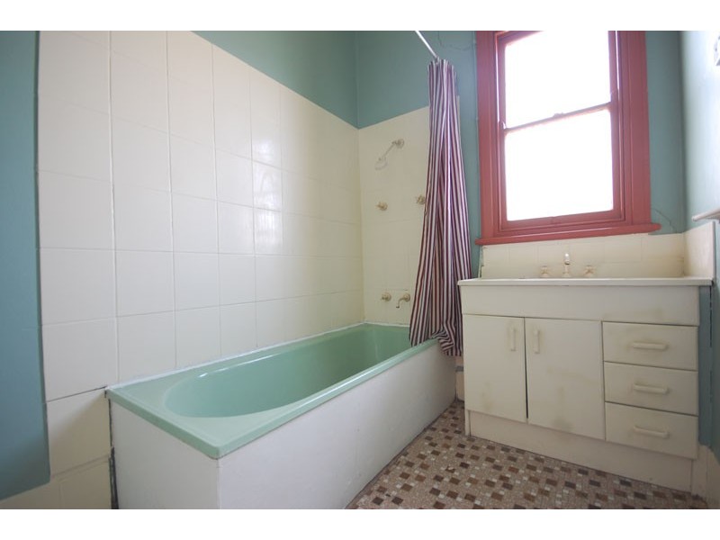 31 Chaston St, WAGGA WAGGA NSW 2650, Wagga Wagga NSW 2650