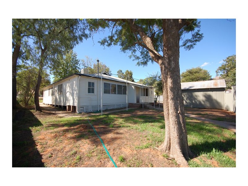 4 Crescent St, NARRANDERA NSW 2700, Narrandera NSW 2700