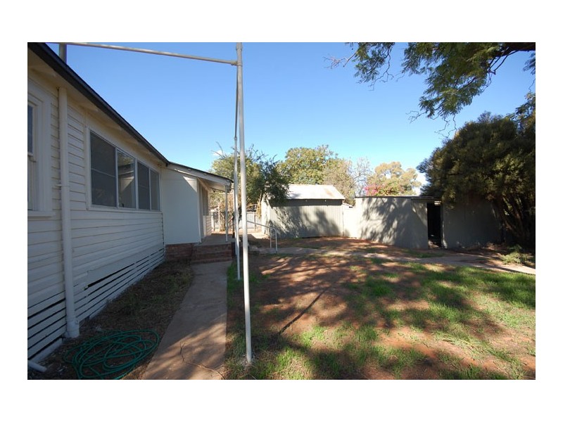 4 Crescent St, NARRANDERA NSW 2700, Narrandera NSW 2700