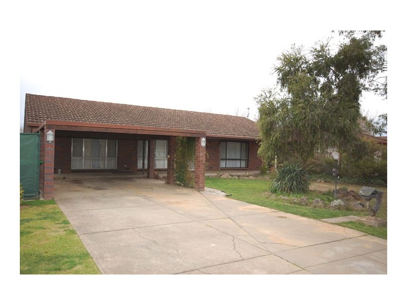 96 Vincent Rd, Lake Albert NSW 2650