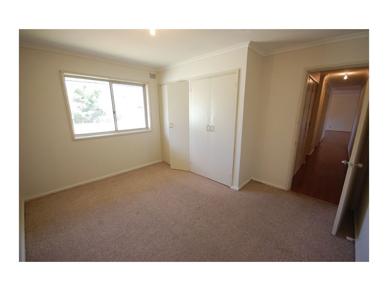 96 Vincent Rd, Lake Albert NSW 2650