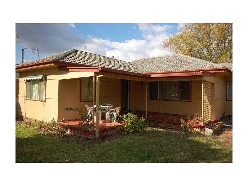 50 Tichborne Cres, Kooringal NSW 2650