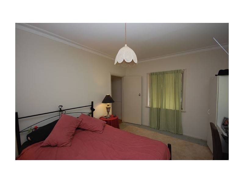 50 Tichborne Cres, Kooringal NSW 2650