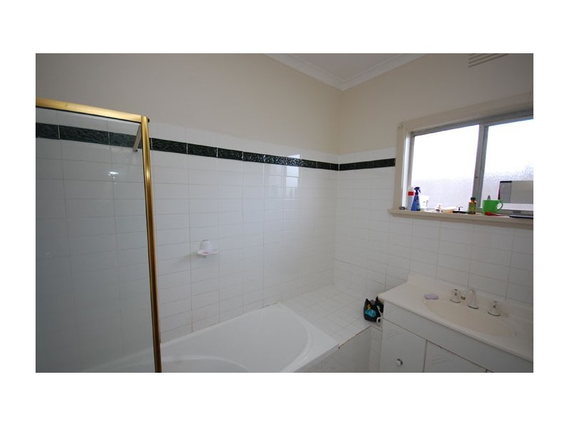 50 Tichborne Cres, Kooringal NSW 2650