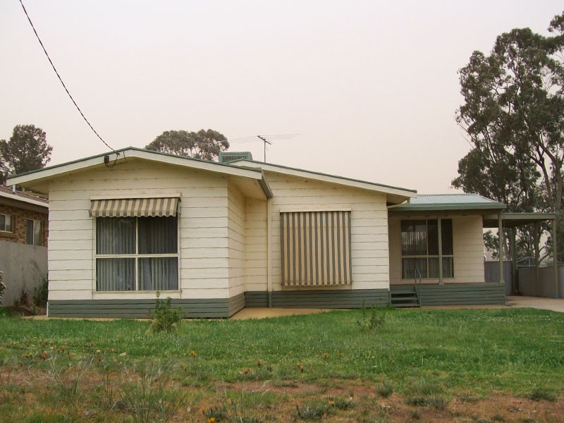 75 Bruce St, Coolamon NSW 2701