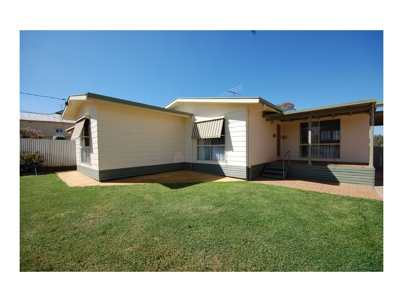 75 Bruce St, Coolamon NSW 2701