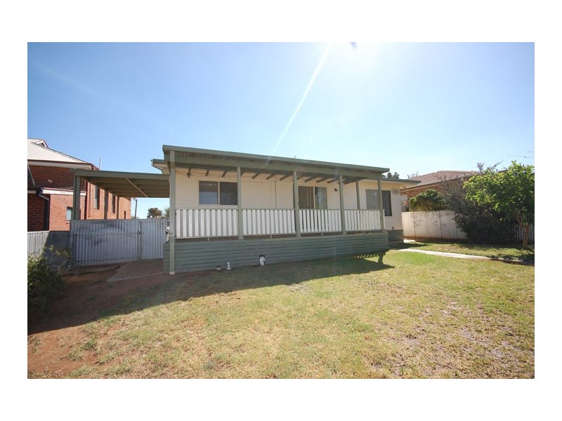 75 Bruce St, Coolamon NSW 2701