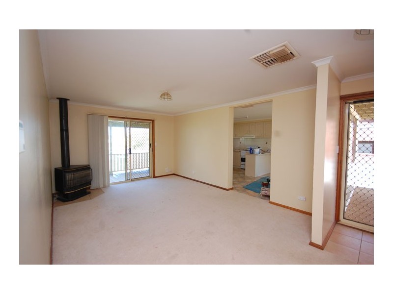 75 Bruce St, Coolamon NSW 2701