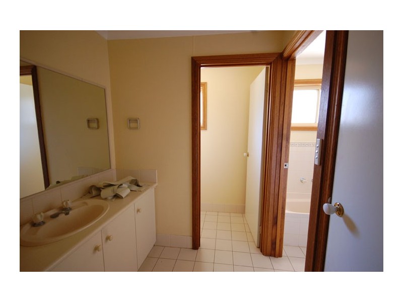 75 Bruce St, Coolamon NSW 2701