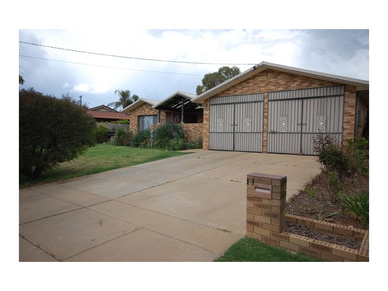 11 Crisp Dve, Wagga Wagga NSW 2650