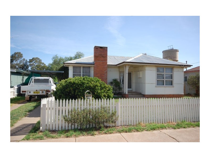 64 Ferrier St, Lockhart NSW 2656