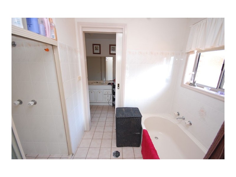 50 Elershaw Dve, Wagga Wagga NSW 2650