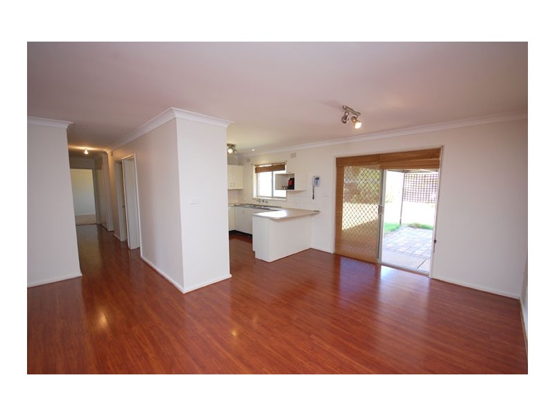 96 Vincent Rd, Lake Albert NSW 2650