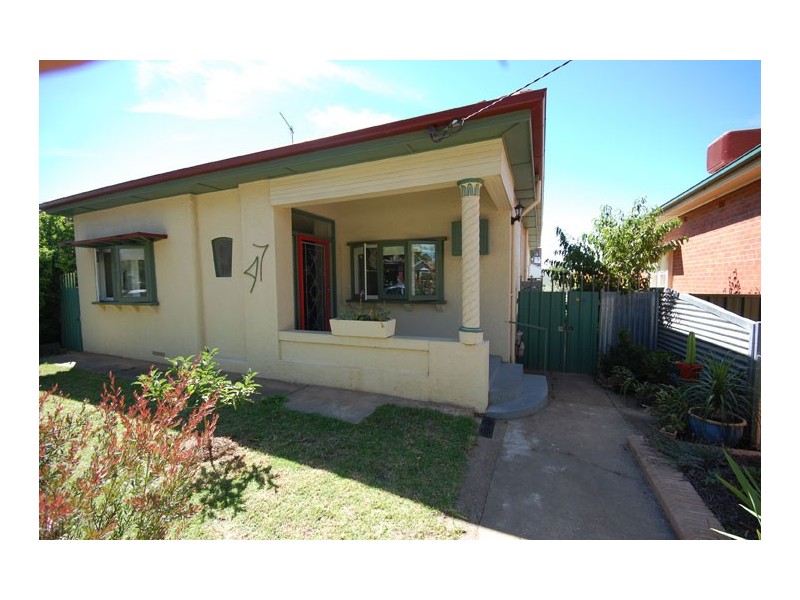 47 Brookong Ave, Wagga Wagga NSW 2650