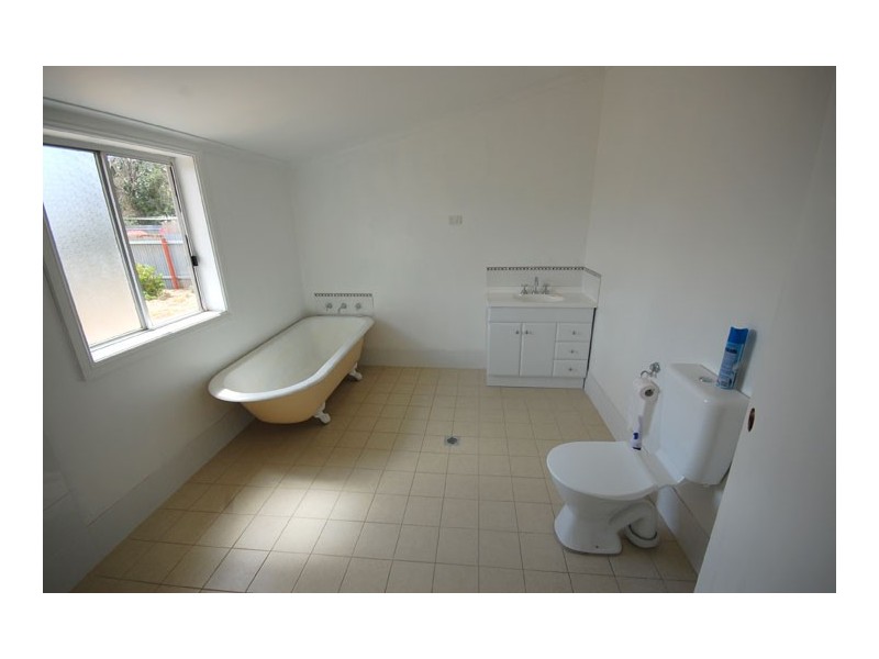 42 Ford St, Ganmain NSW 2702