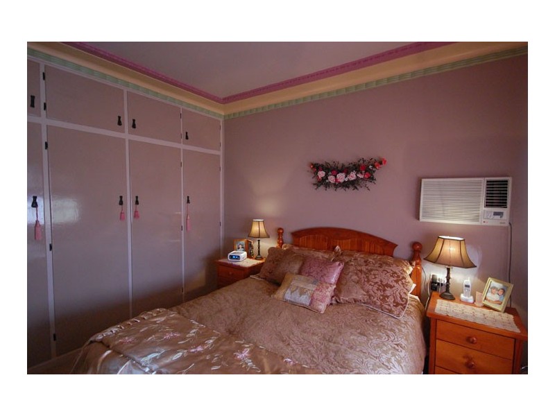 36 Blamey St, Turvey Park NSW 2650