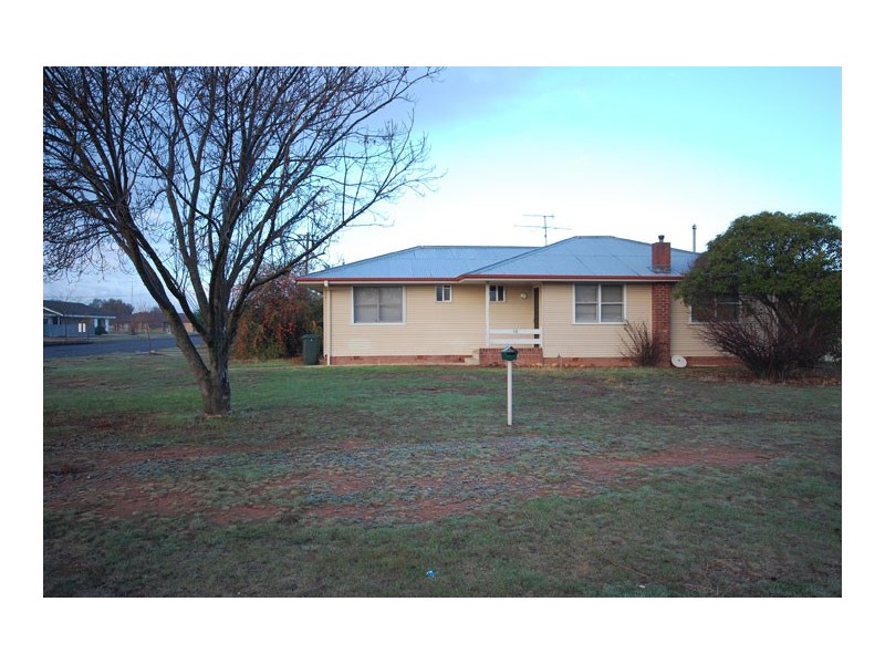 18 Galore St, Lockhart NSW 2656