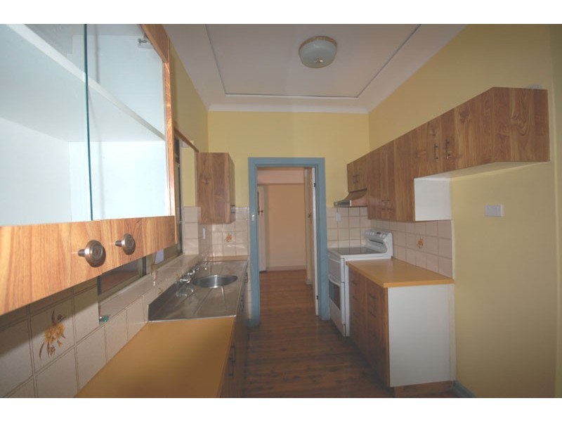 80 Bourke St, Mount Austin NSW 2650
