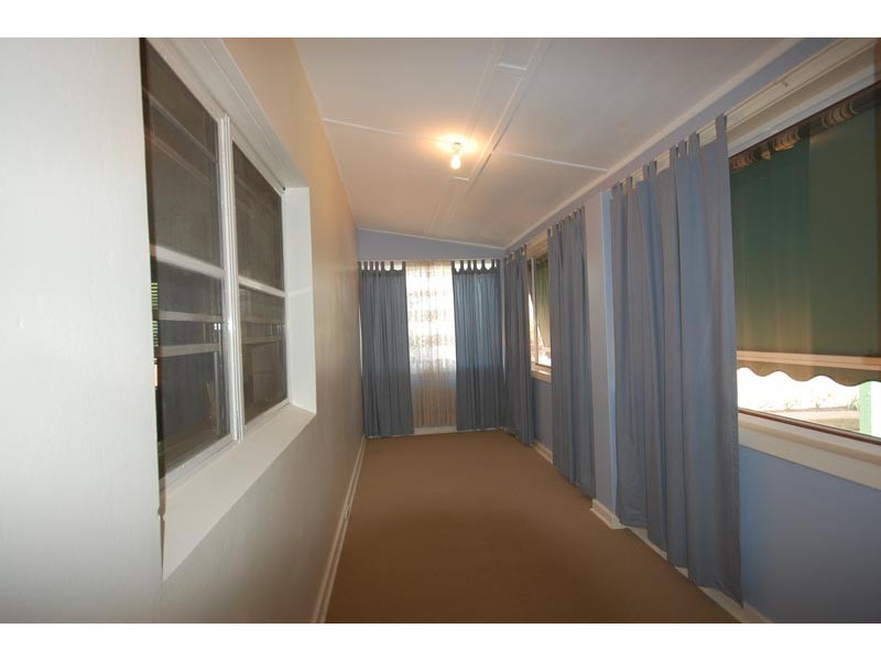 80 Bourke St, Mount Austin NSW 2650