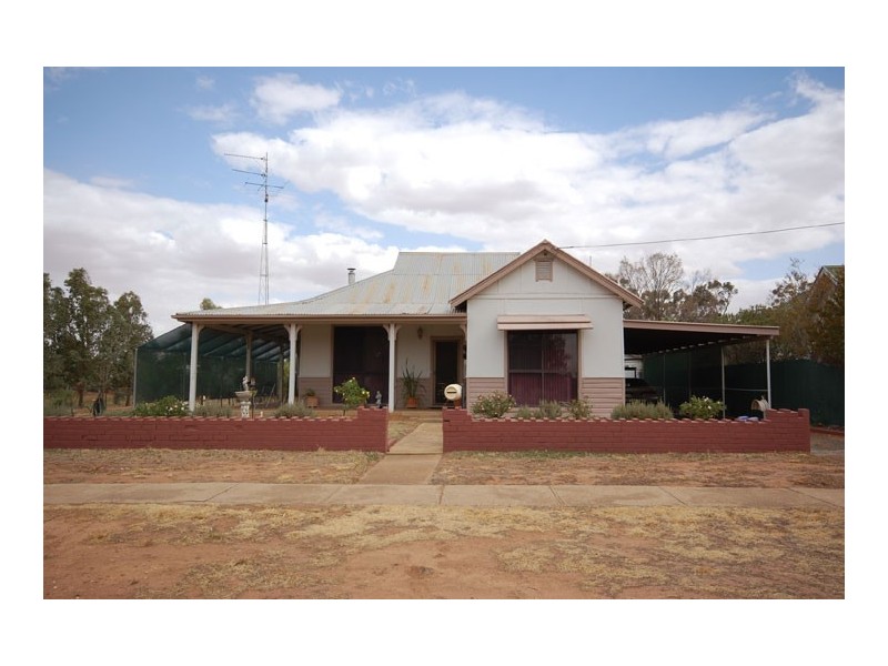 162 Green St, Lockhart NSW 2656