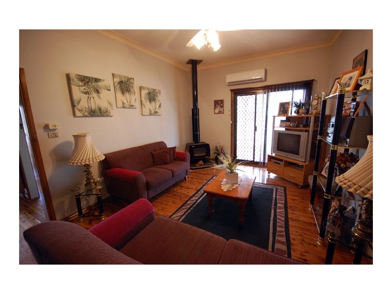 162 Green St, Lockhart NSW 2656