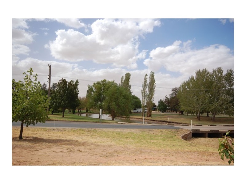 162 Green St, Lockhart NSW 2656