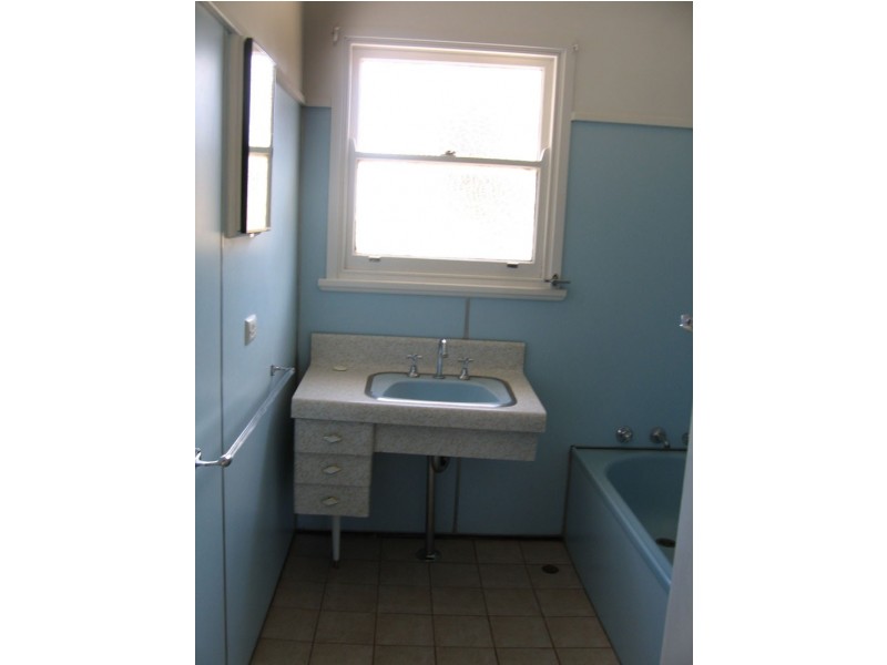 1 Collingullie Rd, The Rock NSW 2655