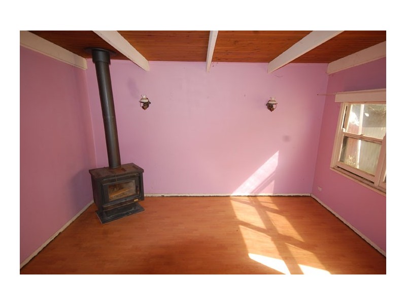 22 Orme St, Boree Creek NSW 2652