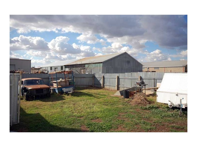 27 Copland St, Wagga Wagga NSW 2650