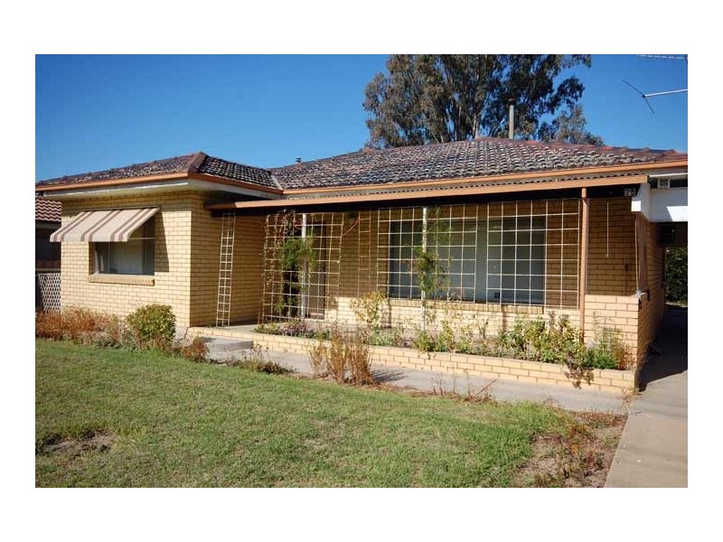 25 Day St, Wagga Wagga NSW 2650
