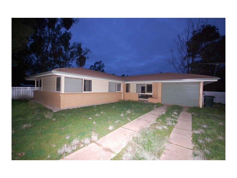 29 Norman St, The Rock NSW 2655