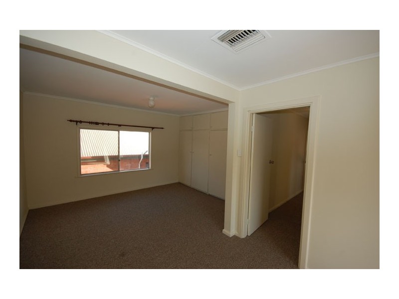 27 Copland St, Wagga Wagga NSW 2650