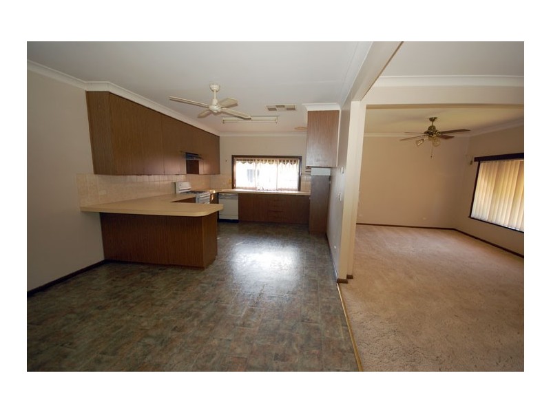 6 Orme St, Boree Creek NSW 2652
